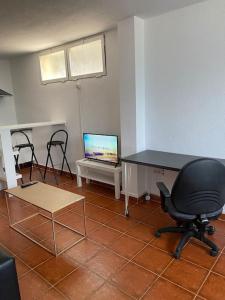 Estudio amplio y luminoso