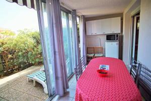 Appartement climatisé avec piscine et parking