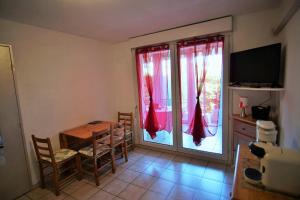 Appartement climatisé avec piscine et parking