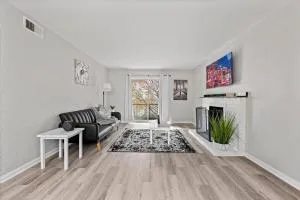 Lovely 1 bedroom apartment located in Greenhills. - West Meade