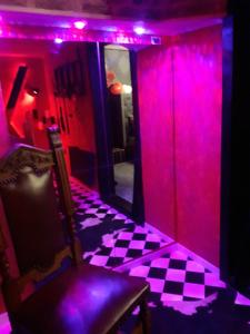 Appartements LOVE ROOM Le rouge et noir : photos des chambres