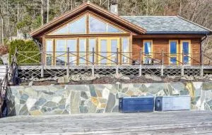 4 Bedroom Cozy Home In Farsund - Borhaug