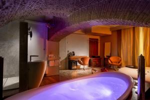 Executive Suite room in SuiteSistina for Lovers