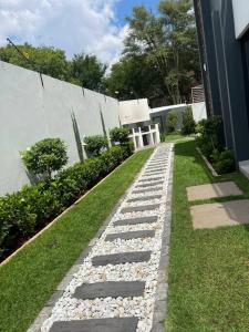 Liams blue suite at 93 On New