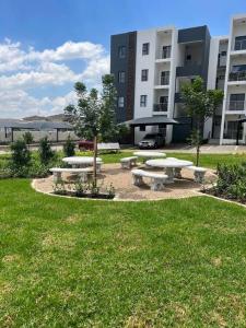 Liams blue suite at 93 On New