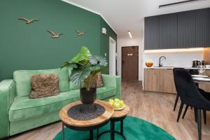 Green Apartment in Gdańsk with Free Access to the Gym and Parking by Renters