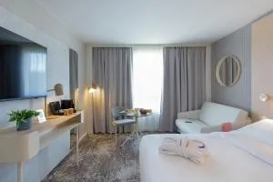 诺沃特埃克斯普罗旺斯拉克桥酒店 - 布克贝莱尔