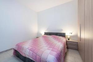 Al Porto balcony close to the lake