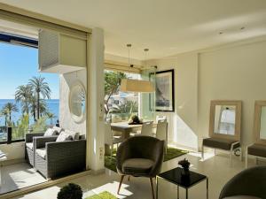 Seafront Skol Marbella Center by EaW Homes