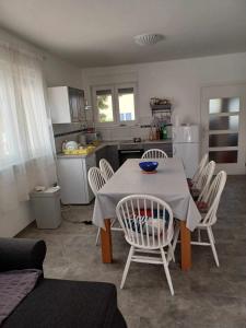 Apartments Pervan by the beach 3 bedrooms