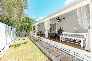 Private Outdoor Spa, Fire Pit, Cinema Room - THE COTTAGE COOLUM BEACH