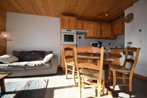 Résidence Cheloup - Appartement de charme avec une superbe vue sur le Mont Charvin MAE-2174