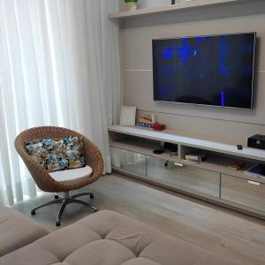 Meia Praia Apto Fino Acabamento 3 suítes e 2 garagens