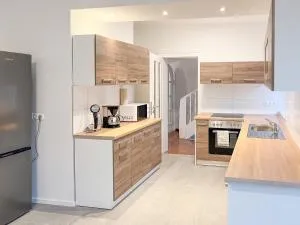 T&K Apartments - 5 Zimmer Einfamilienhaus 15min to Messe Fair DUS - Willich - Willich