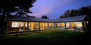 Village Lodge Harrismith - Гаррісміт