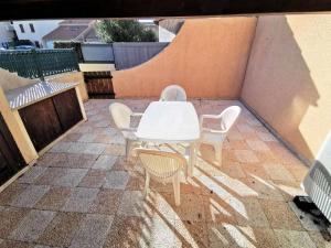 Résidence Les Yoles - Villa trois pièces mezzanine pour 8 personnes à Port Leucate. Réf: 2YOL_37 MAE-4004