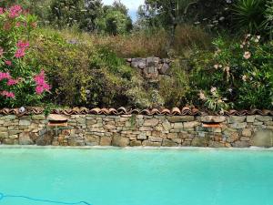 MAISON DE CARACTERE AVEC PISCINE