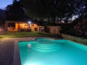 MAISON DE CARACTERE AVEC PISCINE