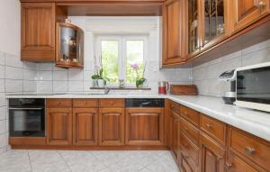 Cozy Home In Gornji Vinjani With Wi-Fi