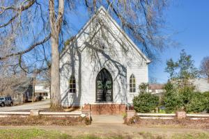 Newry Retreat in Converted Church with Shared Patio!