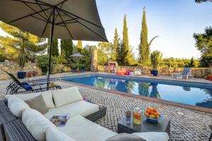 Stylish private villa with Pool near Carvoeira, Algarve