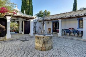 Stylish private villa with Pool near Carvoeira, Algarve
