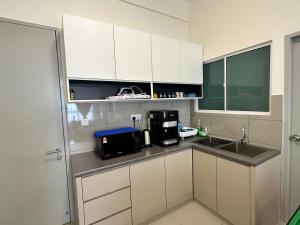 Amber Cove Seaview I MUJI 2BR I Game Room I 3-9pax
