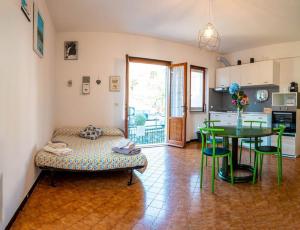 [Rainbow house]- with Jacuzzi-wifi-garden-balcony-parking