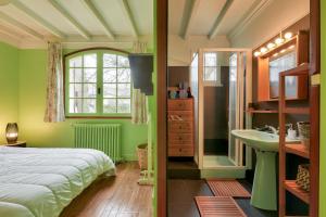 Maisons de vacances A 750m de la plage d'Ares- maison familiale pour 6 : photos des chambres