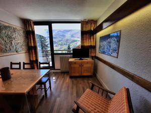Résidence Belledonne - Appartement 6 pers ski au pied à la Croisette aux Menuires MAE-4714