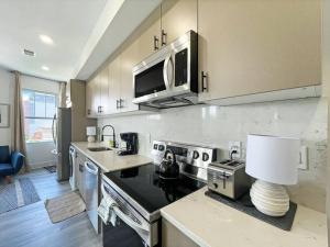 Luxury Penthouse , Private RoofDeck & Amazing View