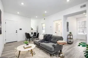 Amazing Capital Hill APT , Step away Gym, shopping - River Terrace