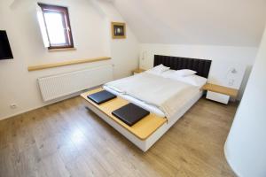 Standard Double Room room in Hotel 100