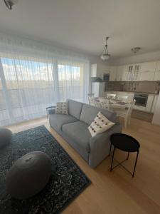 WaterFront City Apartments by UrbanRent
