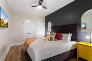 French Quarter Splendor: 4BR Luxury Condo