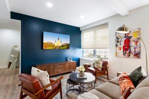 French Quarter Splendor: 4BR Luxury Condo