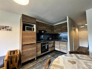 Résidence Caron - Appartement pour 4 personnes avec balcon exposé Sud MAE-5724