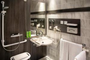 Queen Room - Disability Access room in Holiday Inn Stuttgart an IHG Hotel