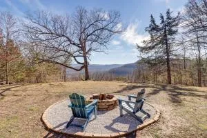 Jasper Cabin with Fire Pit, Grill and Mountain Views! - Ponca