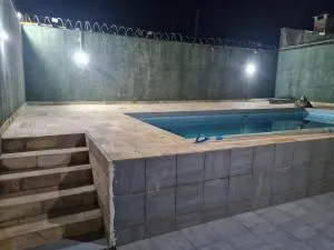 Casa com piscina e vaga 4 carros - Subaúma