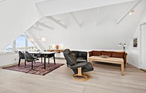 2 Bedroom Gorgeous Apartment In Hemmet