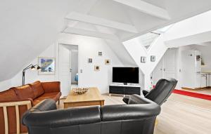 2 Bedroom Gorgeous Apartment In Hemmet