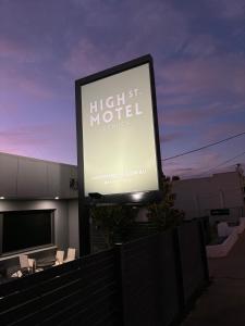 High Street Motel