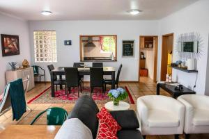 Spacious House in Santana with Terrace and Parking Included - 4hvězdičkové hotely ve městě Santana