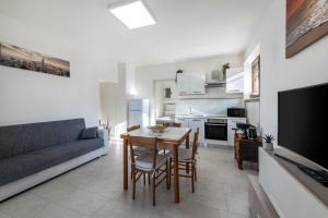 Al Porto terrace close to the lake