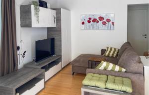 Gorgeous Apartment In Petrcane