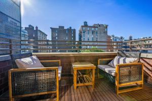 Modern one bedroom with private balcony