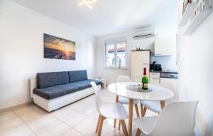 Stunning Apartment In Biograd Na Moru