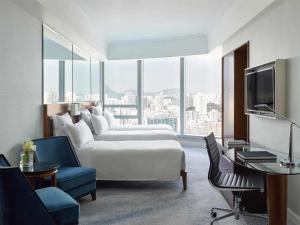 Deluxe Family Triple room in Cordis, Hong Kong