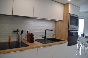 RNET - RHC 2113 Roses Holiday Center